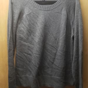 Grey gap sweater